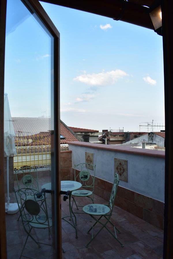 Sicilia In Miniatura "L'Atelier Dell'Etna" Acomodação com café da manhã Zafferana Etnea Exterior foto