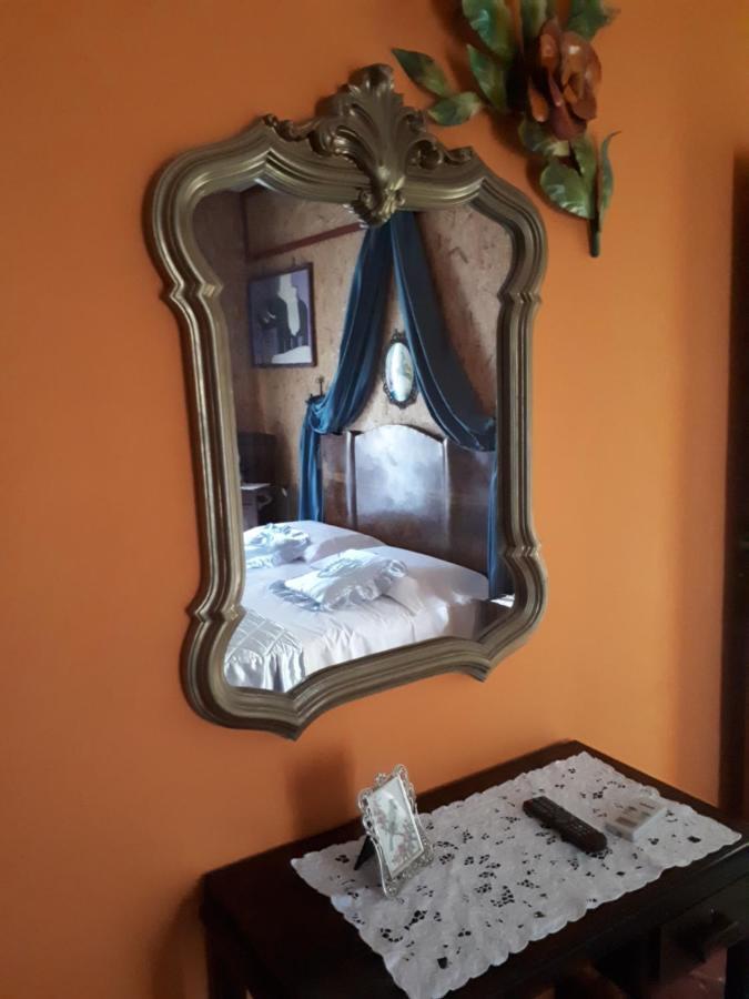 Sicilia In Miniatura "L'Atelier Dell'Etna" Acomodação com café da manhã Zafferana Etnea Exterior foto